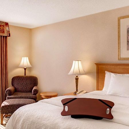 Hampton Inn & Suites אדיסון מראה חיצוני תמונה
