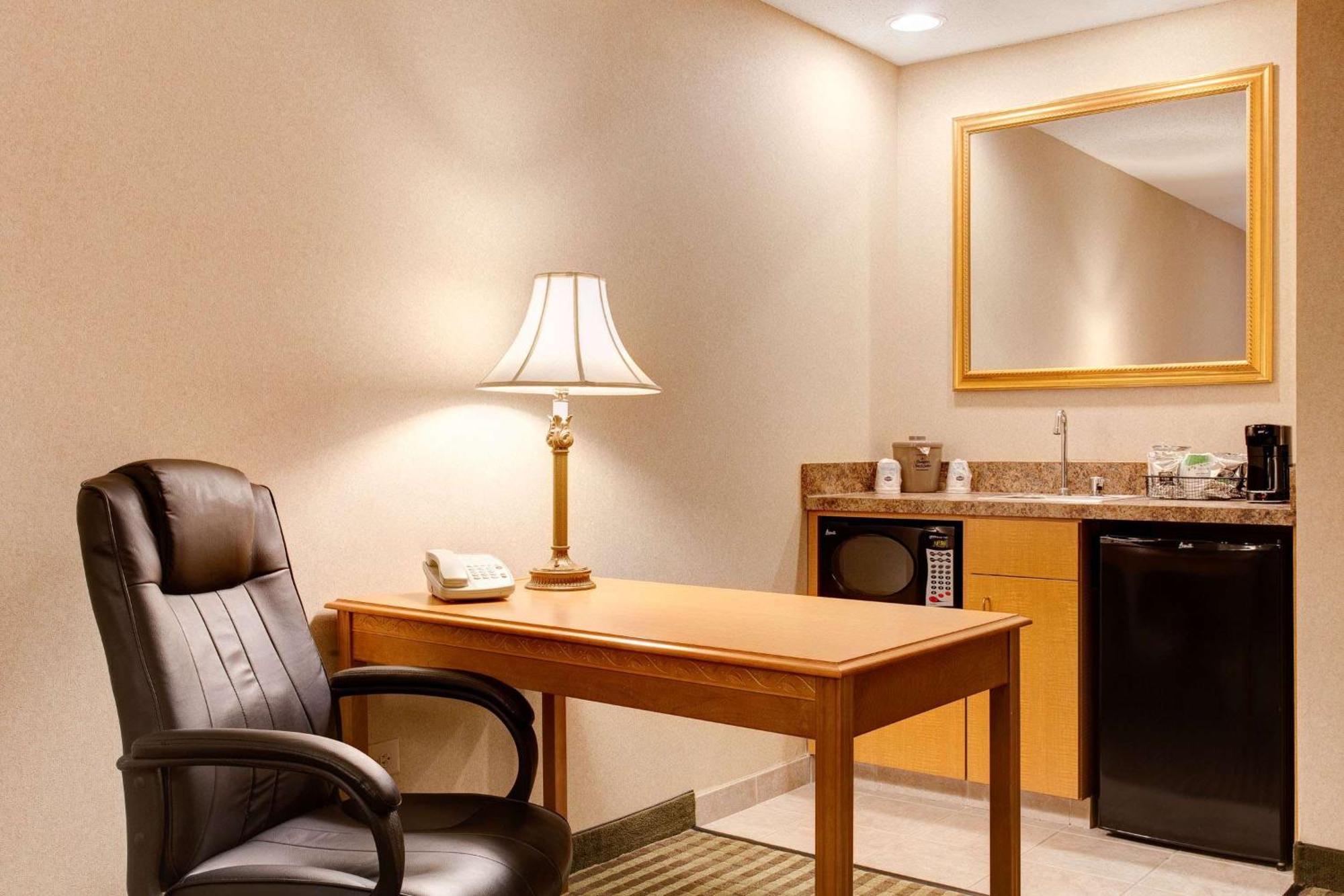 Hampton Inn & Suites אדיסון מראה חיצוני תמונה