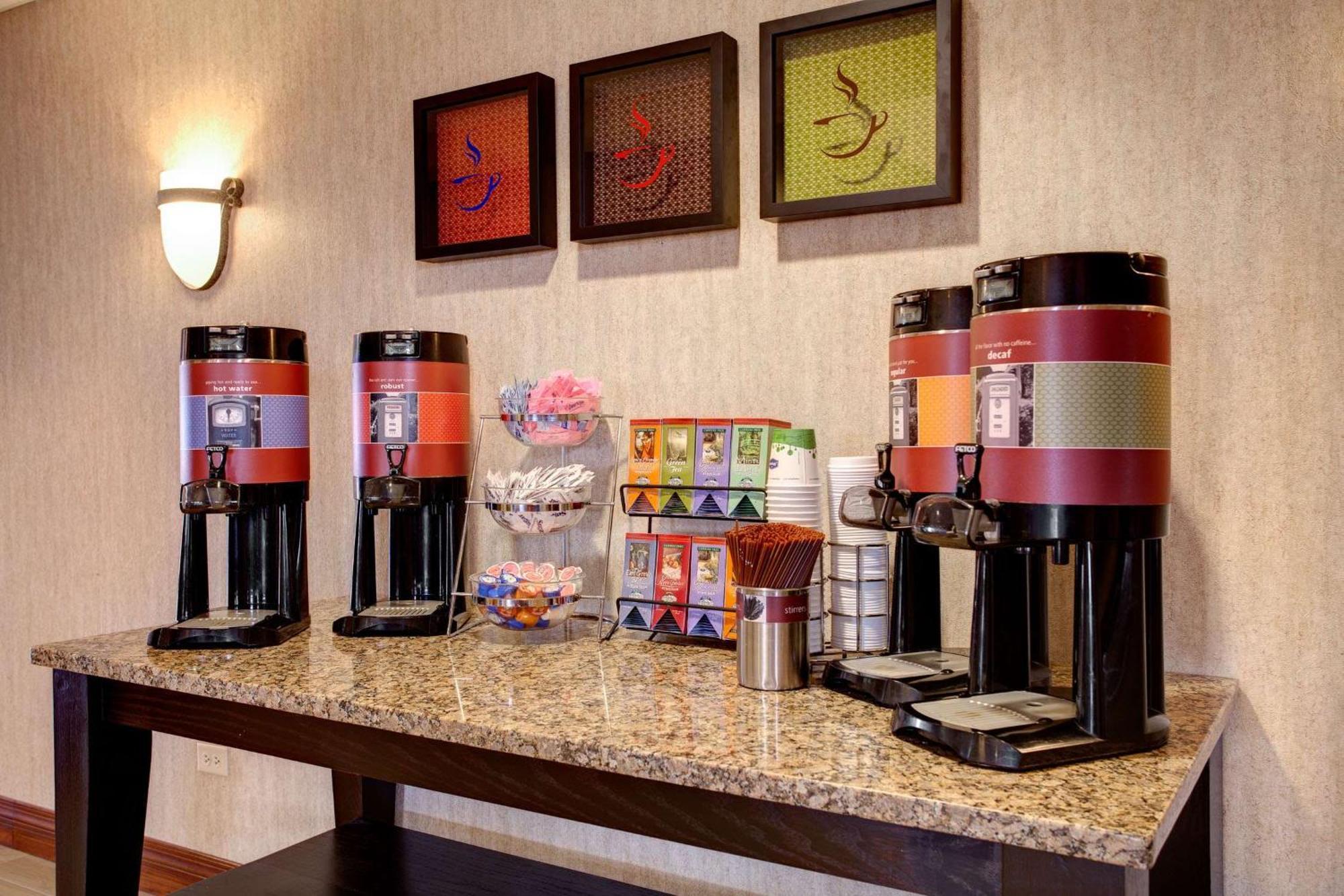 Hampton Inn & Suites אדיסון מראה חיצוני תמונה